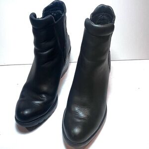 Sorel Black Leather Ankle Booties